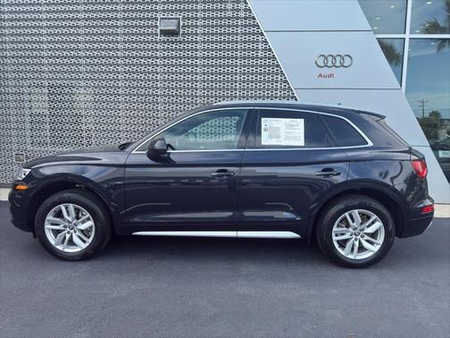 2020 Audi Q5 45 Titanium Premium