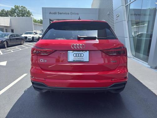 2024 Audi Q3 Premium 45 TFSI S line quattro Tiptronic