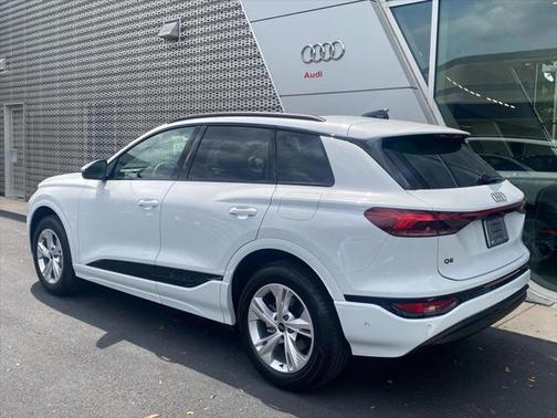 2025 Audi Q6 e-tron Premium Plus