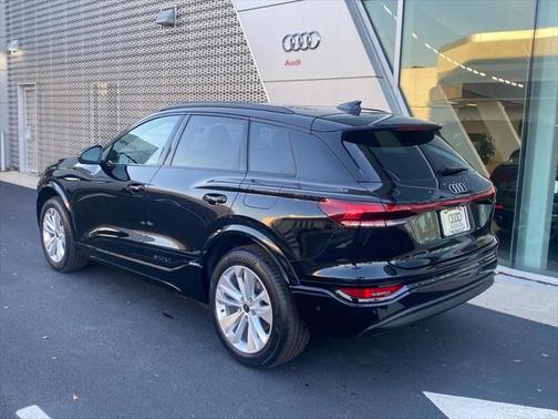2025 Audi Q6 e-tron Premium Plus