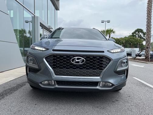 Photo 2 of 31 of 2020 Hyundai Kona Limited