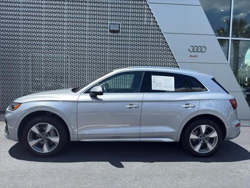 2023 Audi Q5 40 Premium Plus