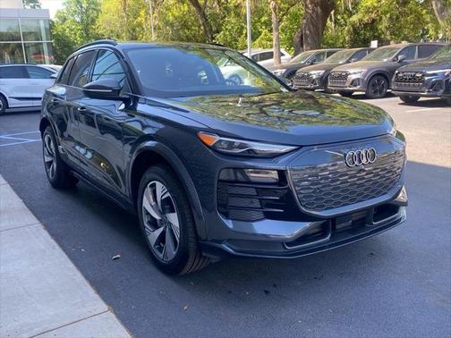2025 Audi Q6 e-tron Premium quattro