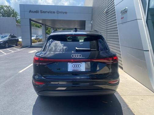 2025 Audi Q6 e-tron Premium Plus quattro