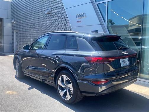 2025 Audi Q6 e-tron Prestige quattro