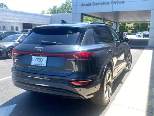 2025 Audi Q6 e-tron Prestige quattro