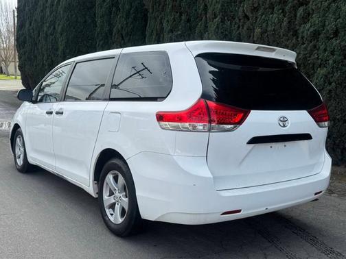 2011 Toyota Sienna Base