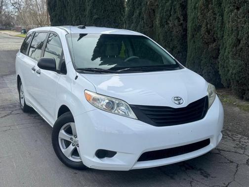 2011 Toyota Sienna Base