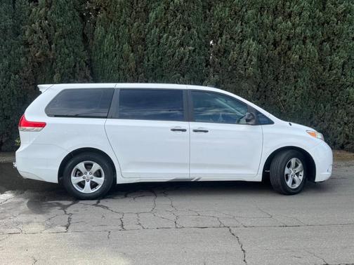 2011 Toyota Sienna Base