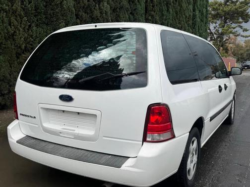 2004 Ford Freestar S