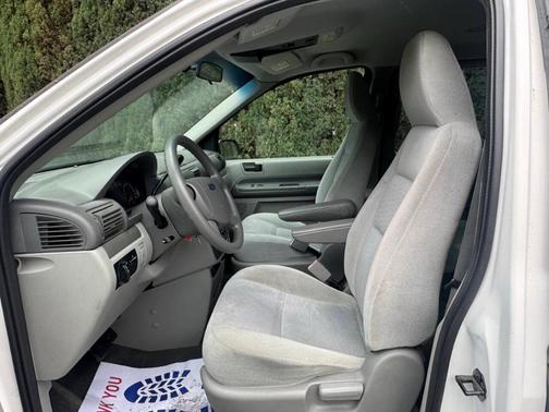 2004 Ford Freestar S