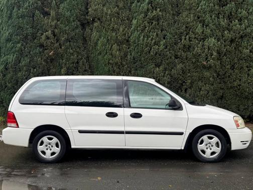 2004 Ford Freestar S