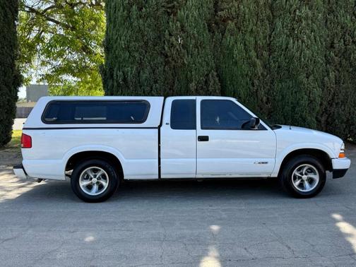 2003 Chevrolet S-10 BASE