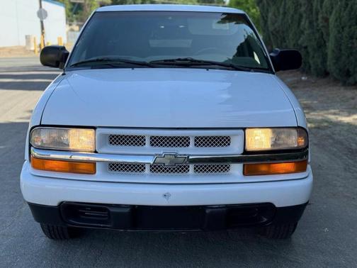 2003 Chevrolet S-10 BASE