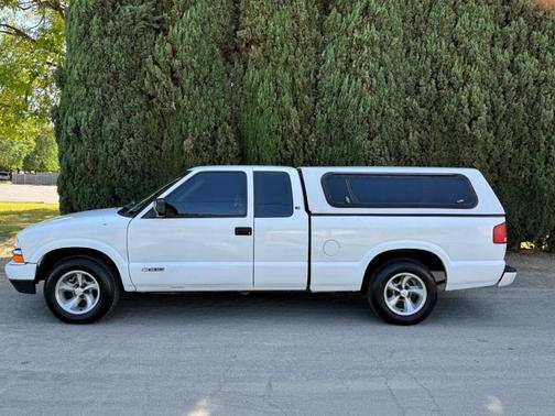 2003 Chevrolet S-10 BASE