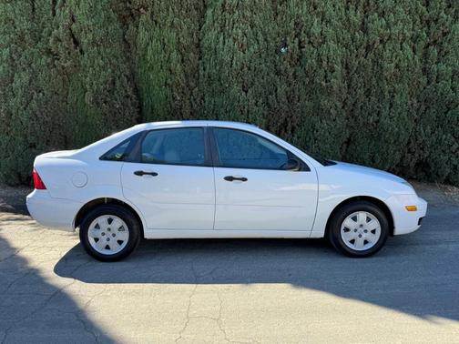 2007 Ford Focus ZX4 SE