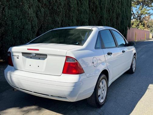 2007 Ford Focus ZX4 SE
