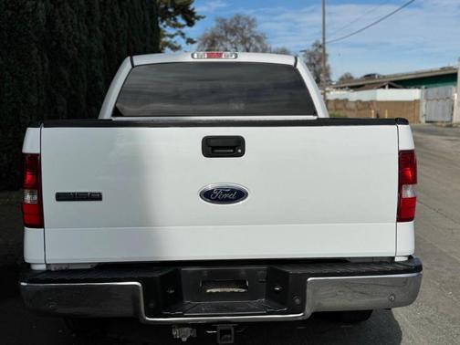 2005 Ford F-150 XLT SuperCrew