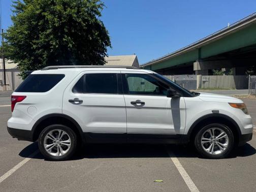 White 2015 Ford Utility Police Interceptor Base