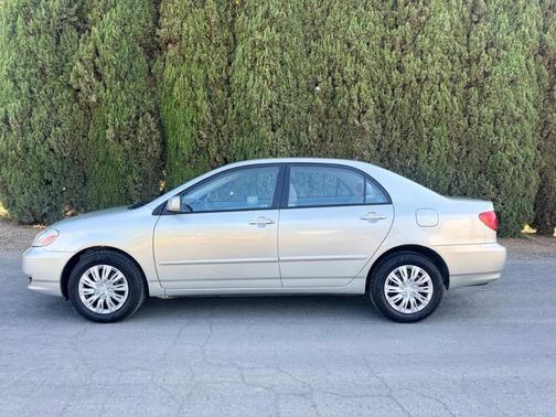 2004 Toyota Corolla LE