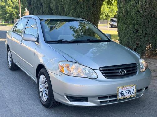 2004 Toyota Corolla LE