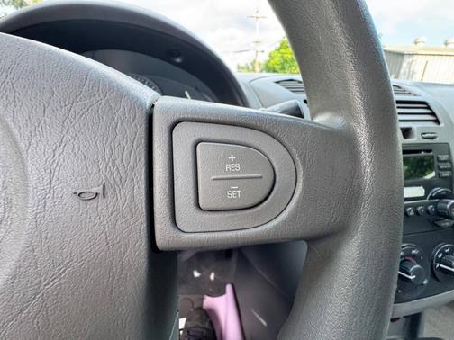 White 2005 Chevrolet Malibu Base