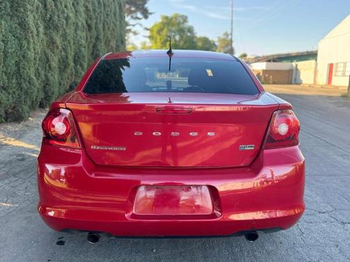 2012 Dodge Avenger SE