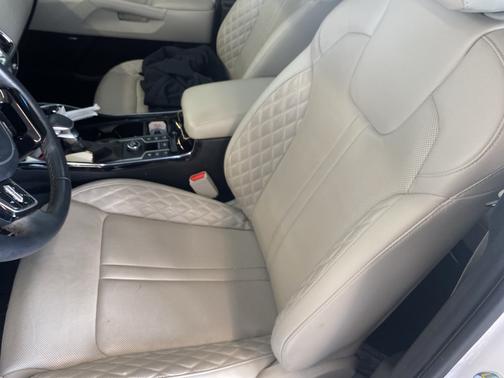 Glacial White Pearl 2022 Kia Sorento SX Prestige