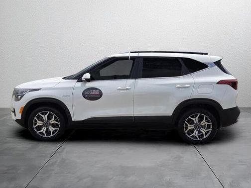 Snow White Pearl 2022 Kia Seltos EX