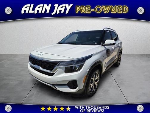 Snow White Pearl 2022 Kia Seltos EX