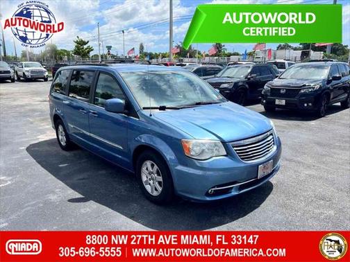 2012 Chrysler Town & Country Touring