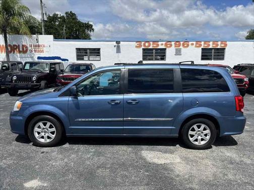 2012 Chrysler Town & Country Touring