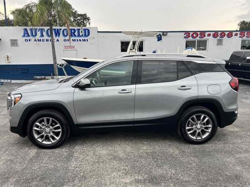 2023 GMC Terrain SLT
