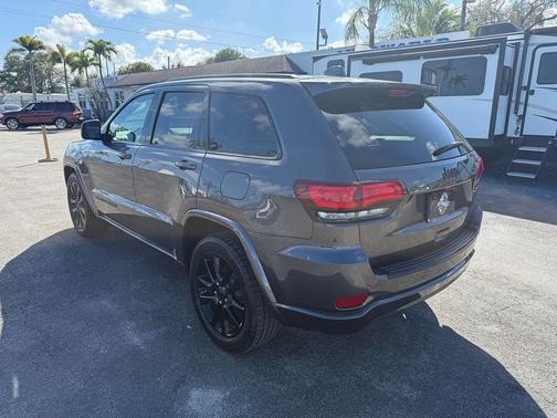 2017 Jeep Grand Cherokee Altitude