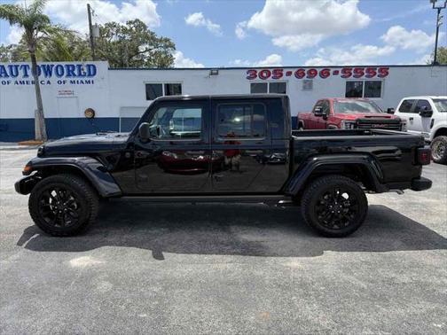 2025 Jeep Gladiator Nighthawk