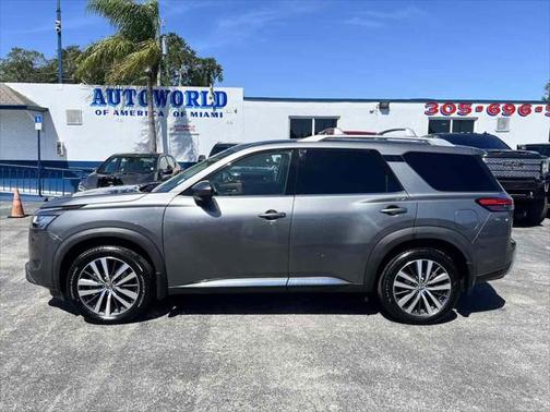 2022 Nissan Pathfinder Platinum 4WD