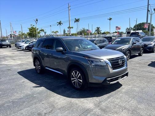 2022 Nissan Pathfinder Platinum 4WD