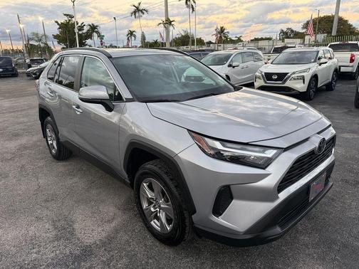 2022 Toyota RAV4 XLE