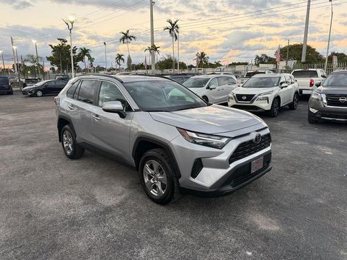 2022 Toyota RAV4 XLE