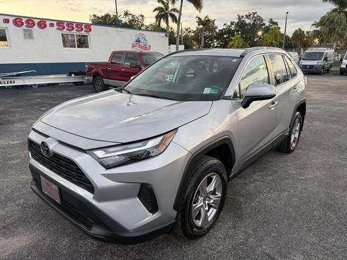 2022 Toyota RAV4 XLE