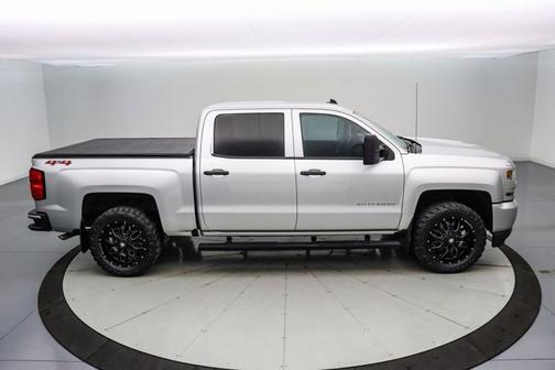 2018 Chevrolet Silverado 1500 CUSTOM