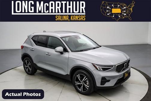 2024 Volvo XC40 B5 CORE