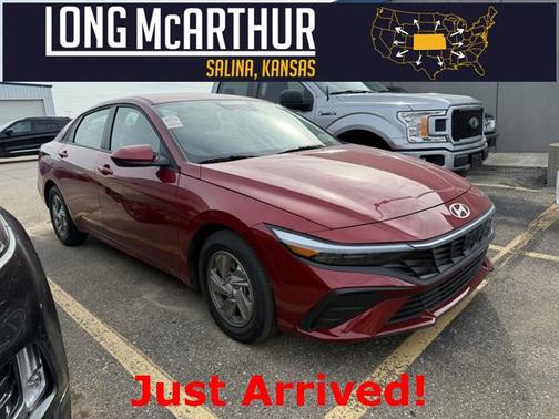 2025 Hyundai ELANTRA SE