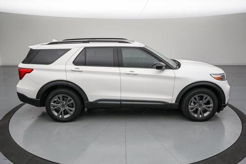 STAR WHITE MET TRI-COAT 2023 Ford Explorer XLT
