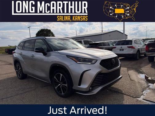 Celestial Silver Metallic 2022 Toyota Highlander XSE