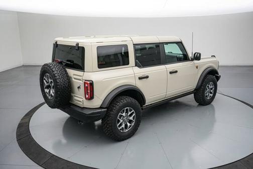 DESERT SAND 2025 Ford Bronco BADLANDS