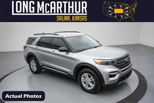 ICONIC SILVER METALLIC 2024 Ford Explorer XLT
