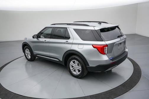 ICONIC SILVER METALLIC 2024 Ford Explorer XLT