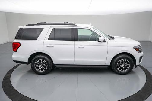 OXFORD WHITE 2024 Ford Expedition XLT