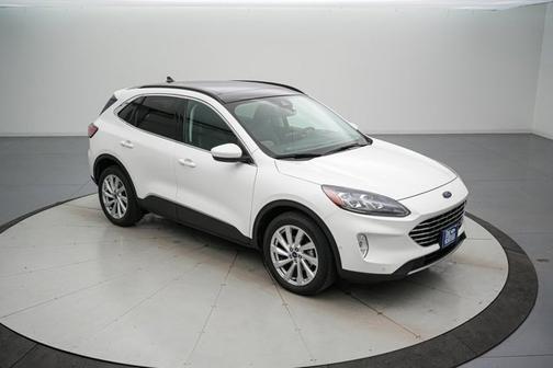 2022 Ford Escape TITANIUM